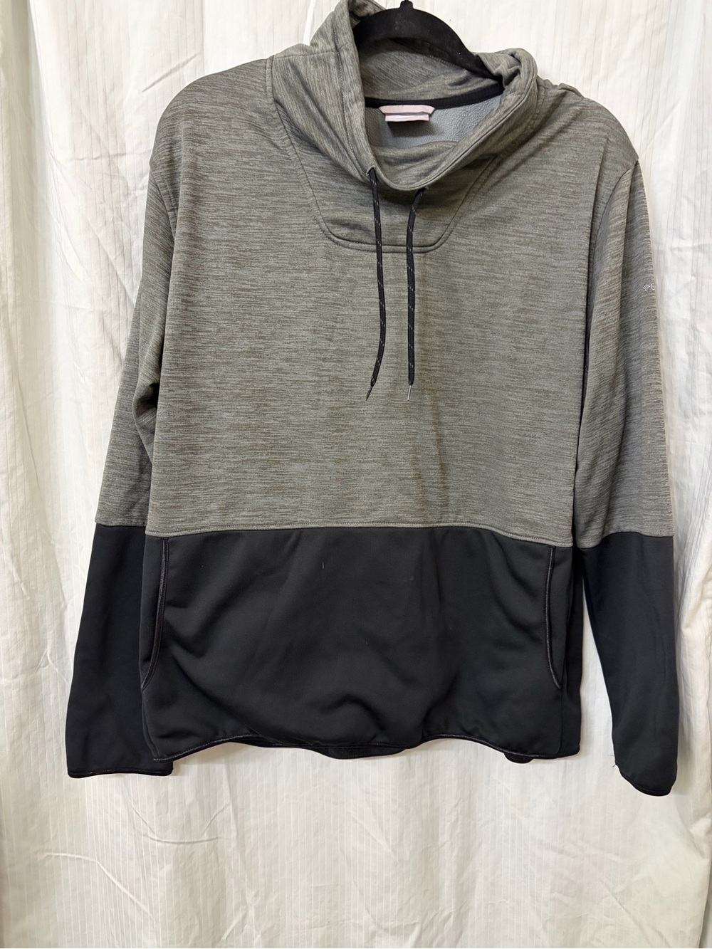 Columbia Women's Two-Tone Gray and Black Pullover Hoodie